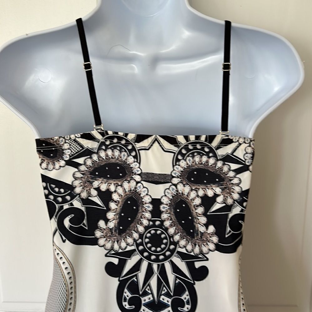 VENUS EMBELLISHED BODYCON MINI DRESS - Picture 8 of 9